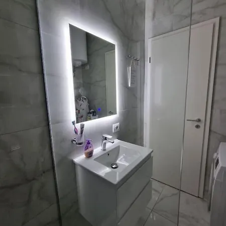Anika 1 Tirana